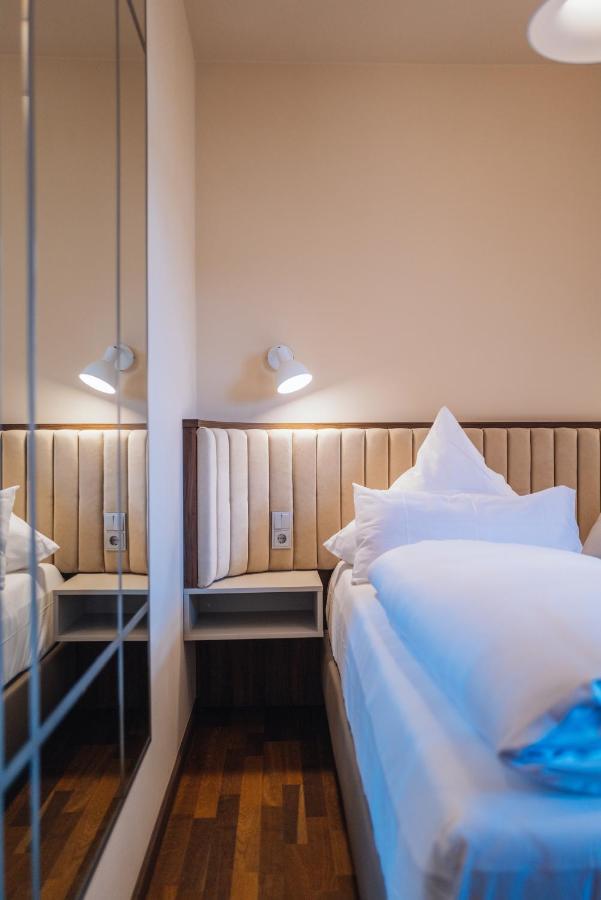 Hotel Amalia - Boutique Hotel لاندشوت المظهر الخارجي الصورة