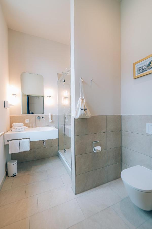 Hotel Amalia - Boutique Hotel لاندشوت المظهر الخارجي الصورة